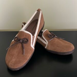 Grasshoppers Women's Noelle Suede Slip-On Loafer